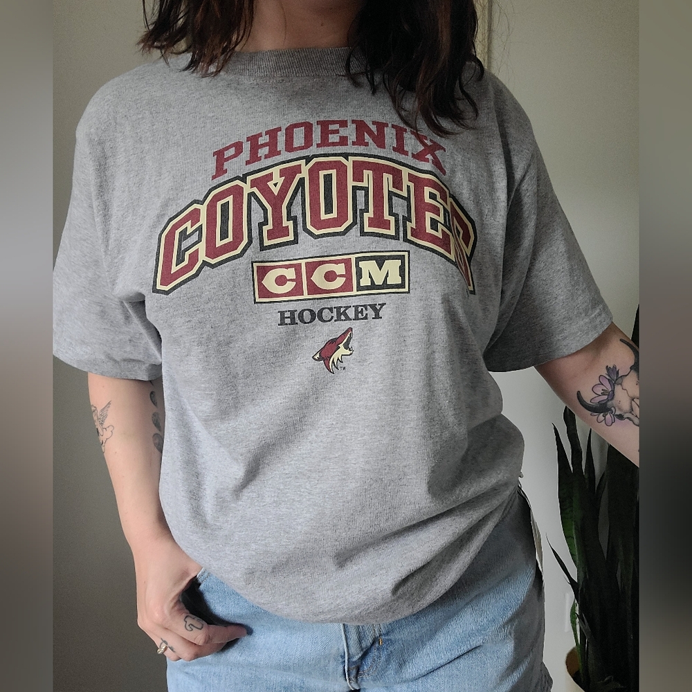 Phoenix Arizona Coyotes CCM hockey tshirt